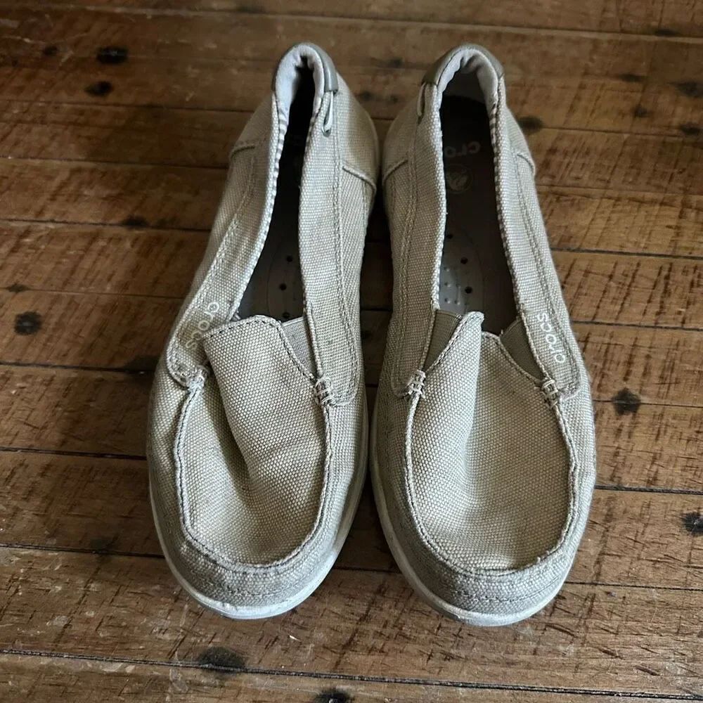 Crocs tan size 7 rubber ortho washable slip on loafers
